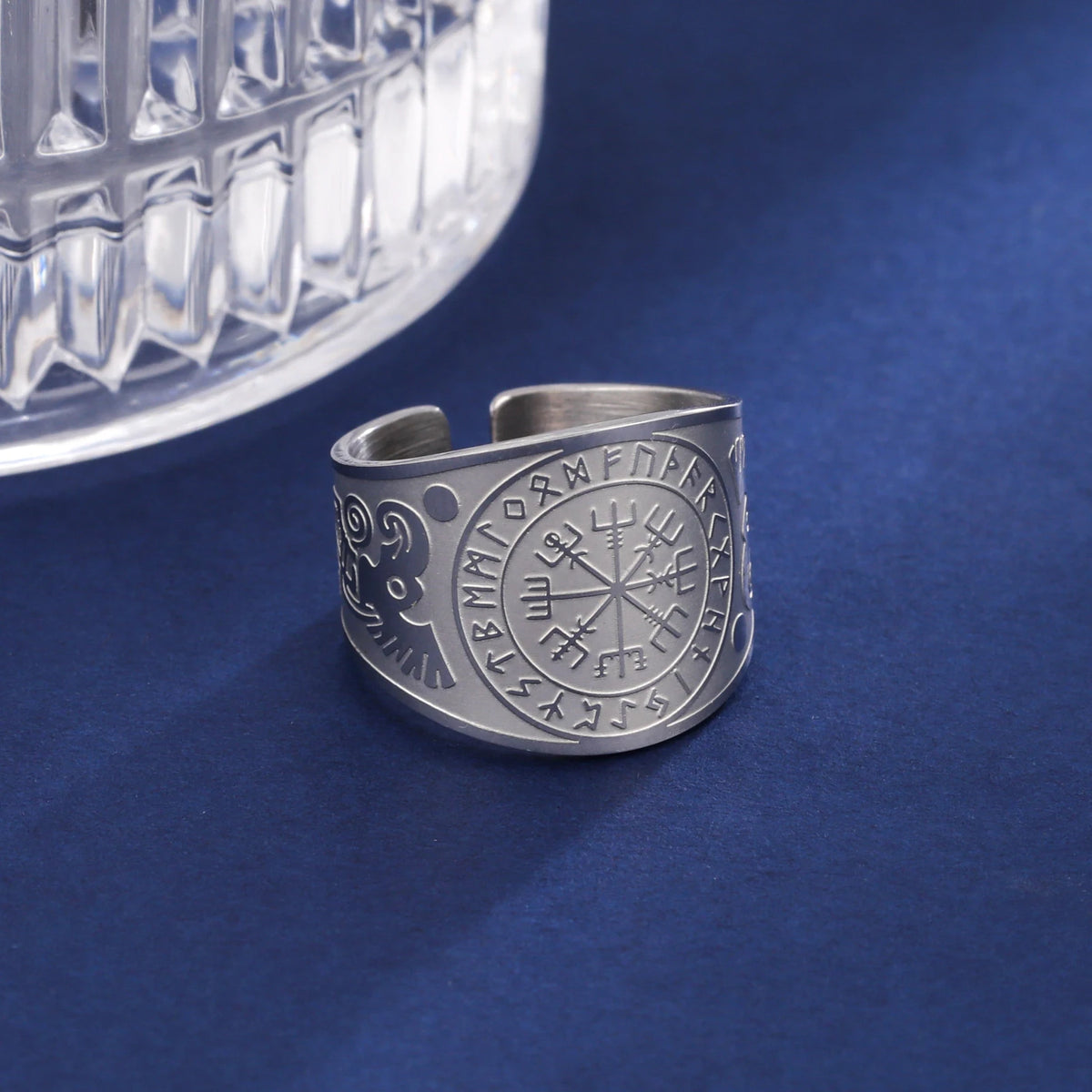 Vegvisir Compass Ring – view 3