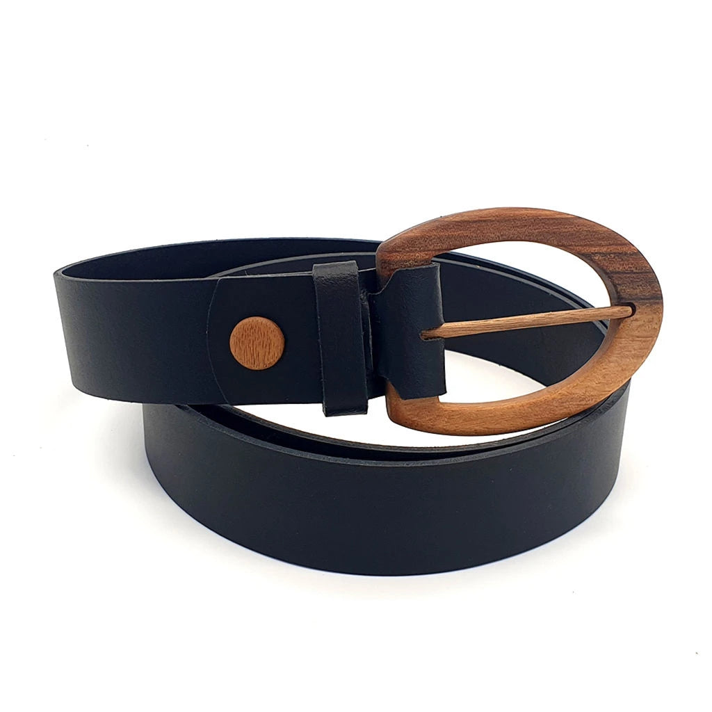 Walnut wood oval buckle on a black leather belt