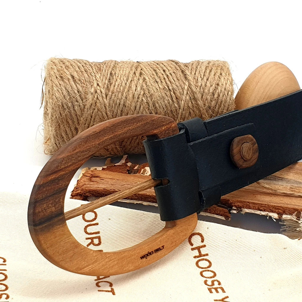 Walnut wood buckle grain detail