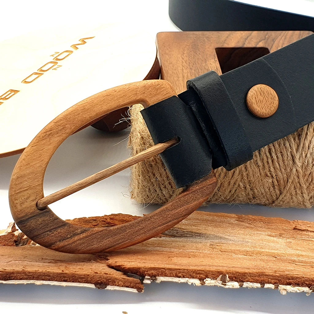 Wooden buckle and leather strap detail